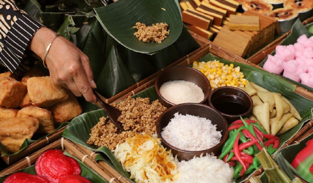 Wisata Kuliner Pagi di Pasar Gede Solo: Serabi, Timlo, dan Es Dawet Legendaris